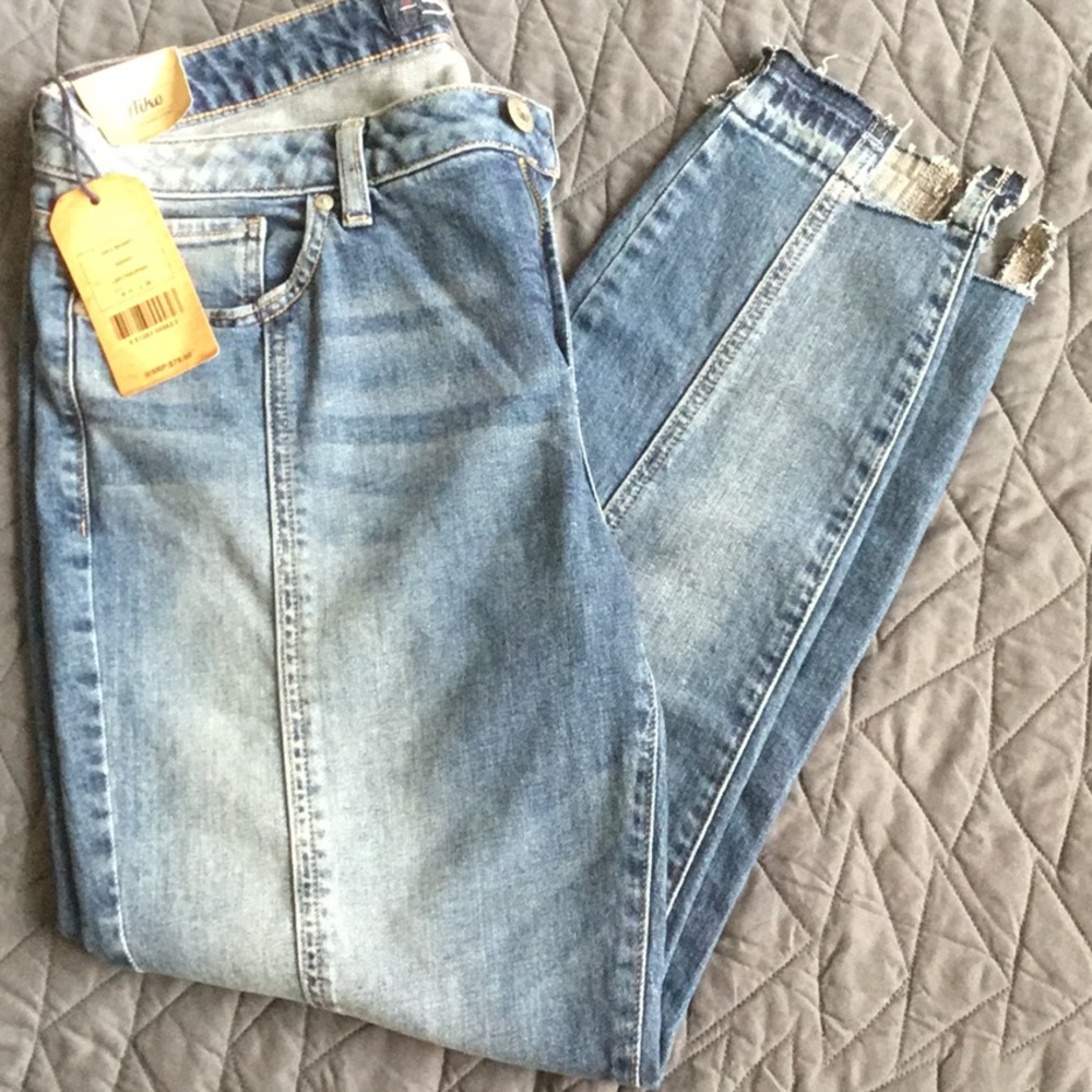 Silver Women’s Aiko Skinny Jeans sz 31/25